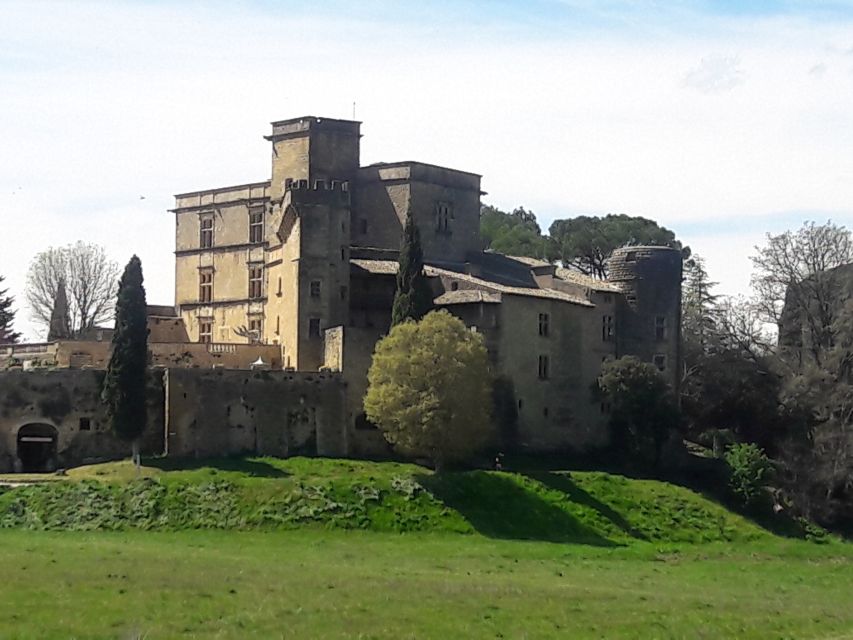 From Marseille: Luberon Market & Villages Full-Day Tour - Lourmarin on Friday: Renaissance charm and market time