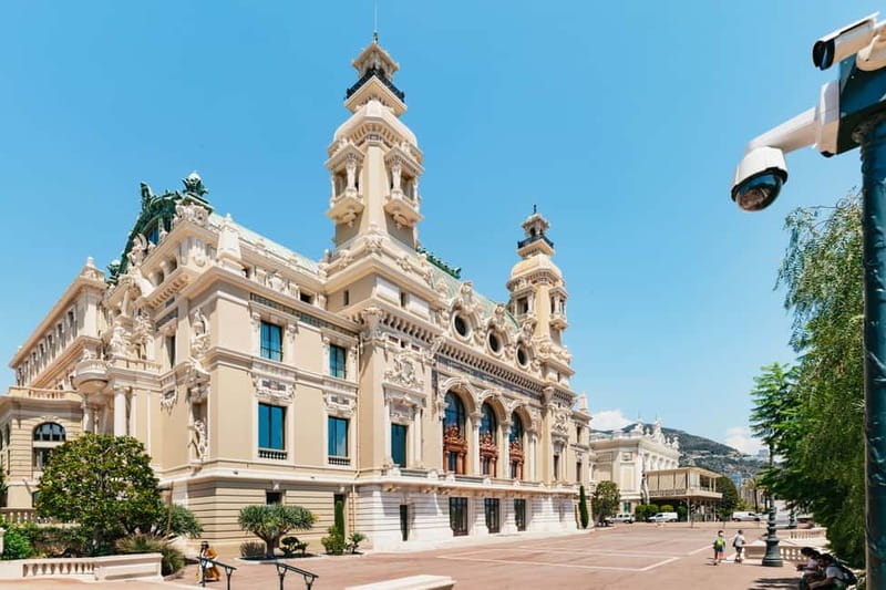 From Nice: French Riviera in One Day - From Nice to the best first views, Moyenne Corniche sets the tone