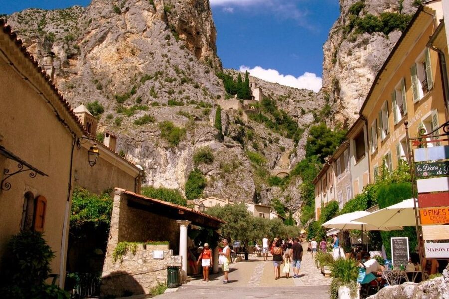 From Nice: Gorges du Verdon Guided Tour - Castellane at the gates of the Verdon Gorge