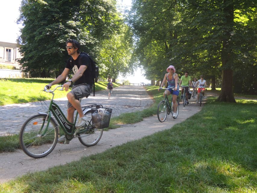 From Paris: Bike Tour to Versailles with Timed Palace Entry - Grand Canal picnic: the break that makes the day feel real