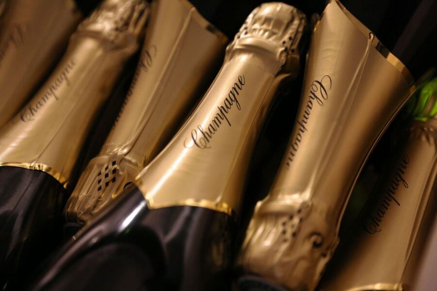 From Paris: Champagne Day Trip with 7 Tastings and Lunch - Moët and Chandon boutique time, and what to expect