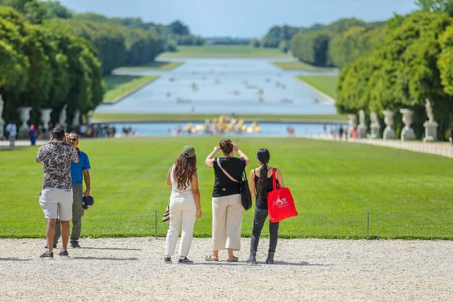 From Paris: Full-Day Guided Tour of Versailles - Hall of Mirrors and the royal state rooms: your best photo is also your best lesson