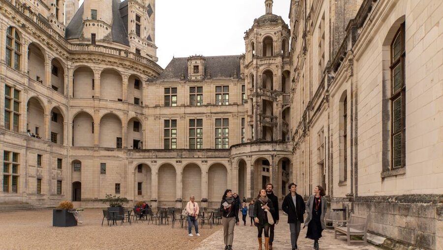 From Paris: Full-Day Loire Valley Chateaux Tour - Should you book this Loire Valley chateaux tour?
