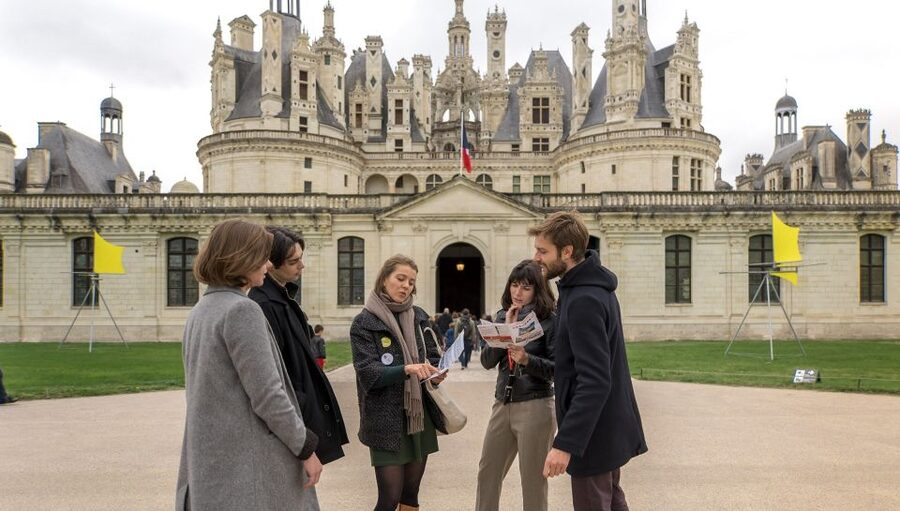 From Paris: Full-Day Loire Valley Chateaux Tour - Cheverny: 17th-century furnishings and gardens for a satisfying final lap