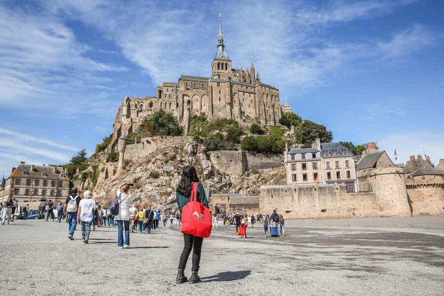 From Paris: Full-Day Mont Saint-Michel Guided Tour - Getting started at Hotel Pullman Paris Tour Eiffel