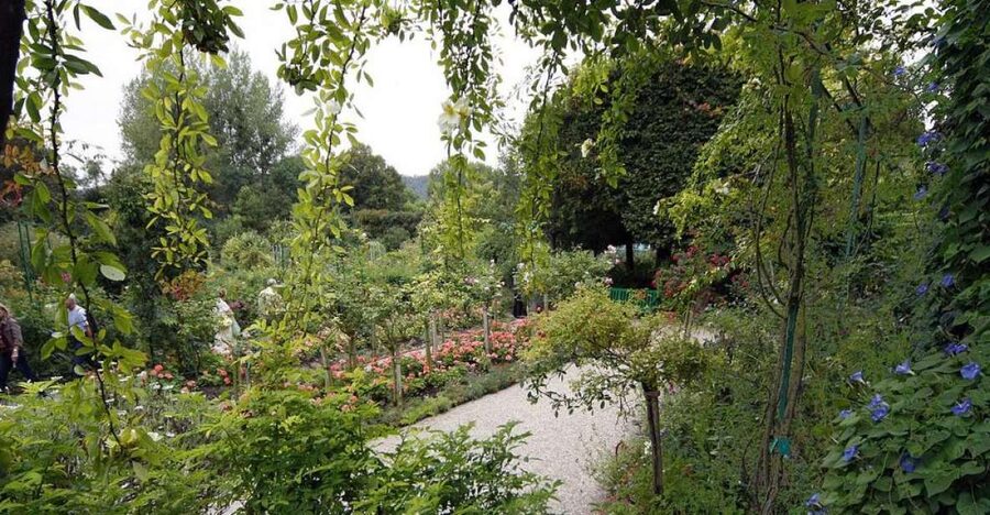 From Paris: Giverny and Monet's Home Day Trip - Key things to know before you go