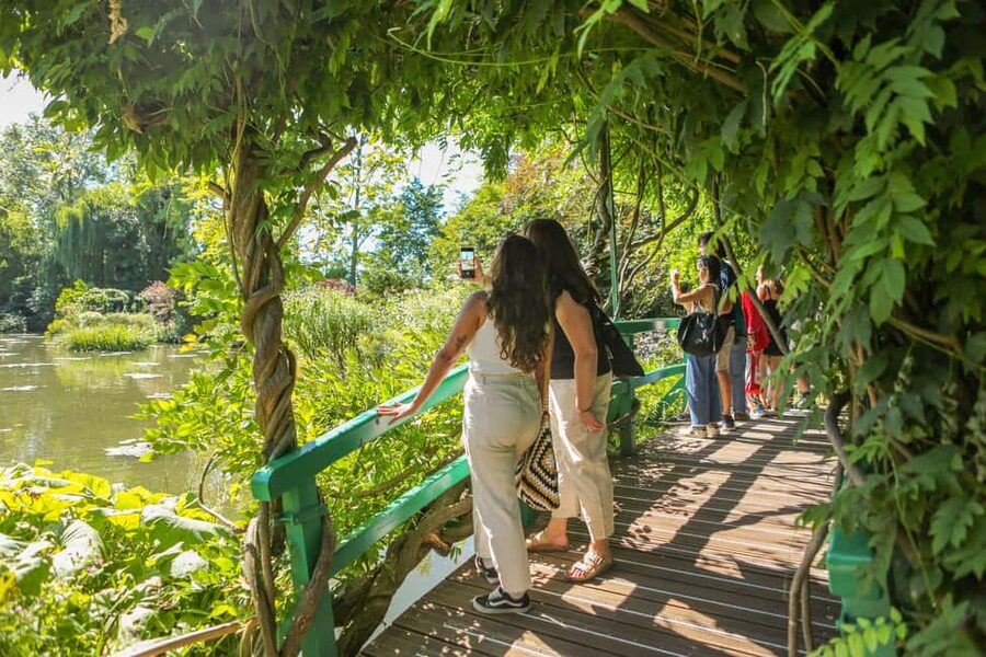 From Paris: Giverny Audio-Guided Tour - Key things to know before you go