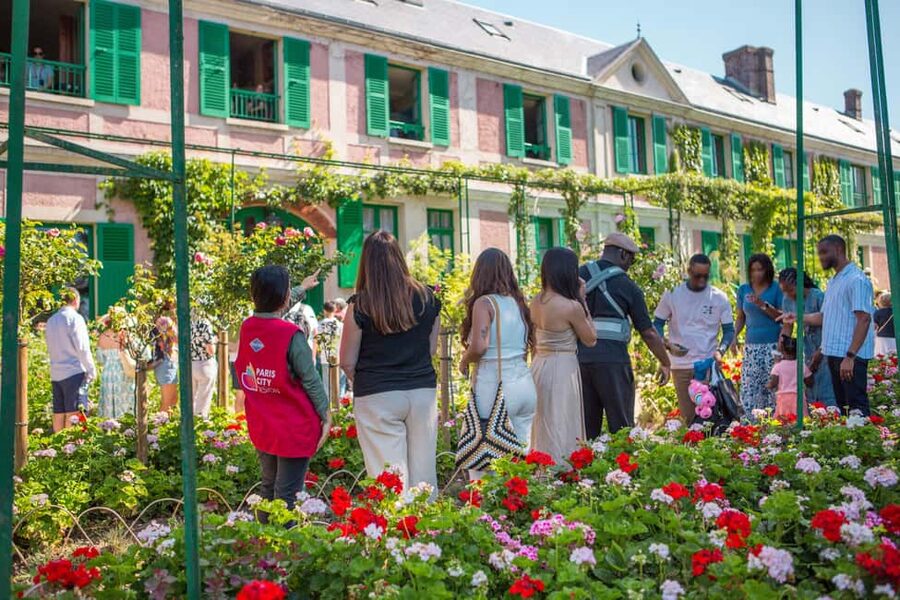From Paris: Giverny Audio-Guided Tour - Museum of Impressionism: a ticketed finish that works with the day