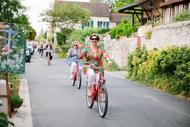 From Paris: Monet Gardens & Giverny Bike Tour with Picnic Stop - Vernon Market Picnic by the Seine: Worth Paying Attention To