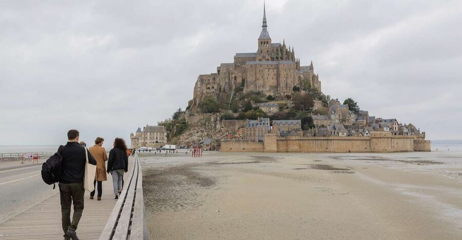From Paris: Mont Saint-Michel Tour with Hotel Pickup Service - Viewpoints on the Way: Photography, Weather, and the Coast Feeling