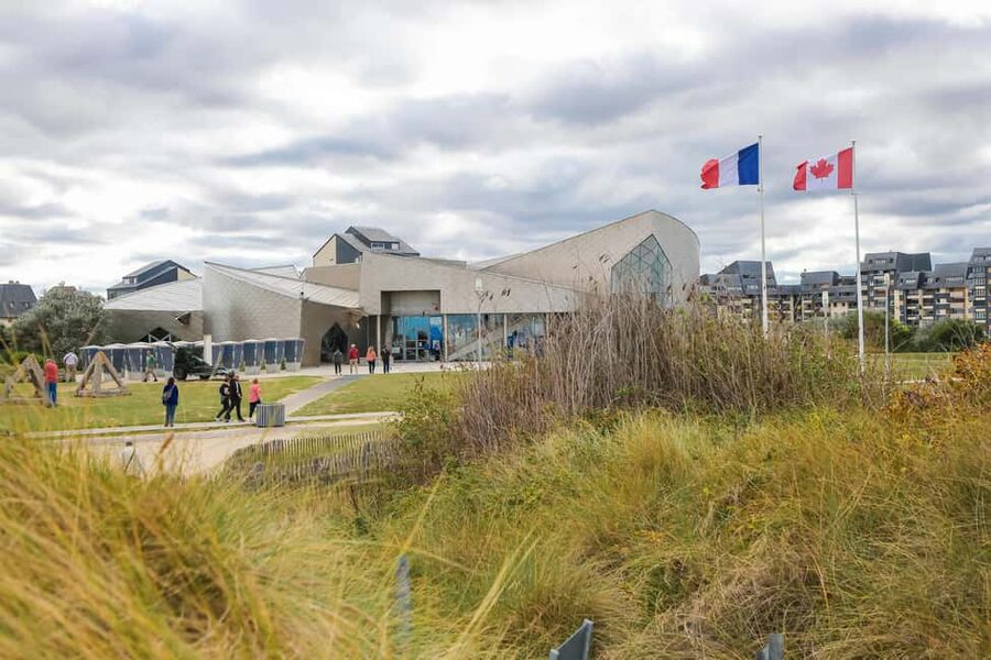 From Paris: Normandy D-Day Beaches Day Trip - Coach comfort and the practical reality of stops