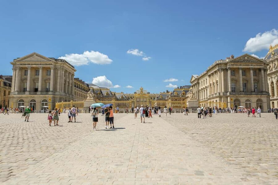 From Paris: Versailles Guided Tour with Skip-the-Line Entry - Skip-the-line entry plus a live guide, how that changes Versailles