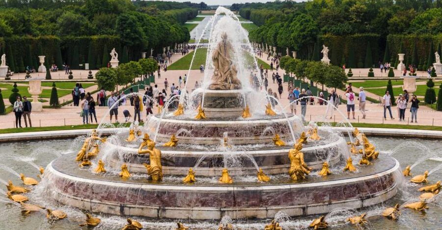From Paris: Versailles Palace and Gardens Guided Day Trip - The Hall of Mirrors photo stop that doesn’t feel rushed