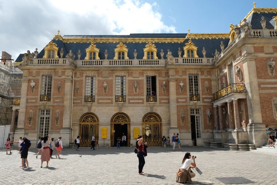 From Paris: Versailles Palace and Gardens Guided Day Trip - Palace gardens: guided highlights first, then room to wander