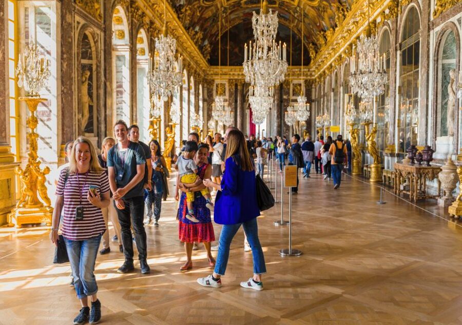 From Paris: Versailles Palace and Gardens Guided Day Trip - Free time at Versailles and how it changes with your departure time