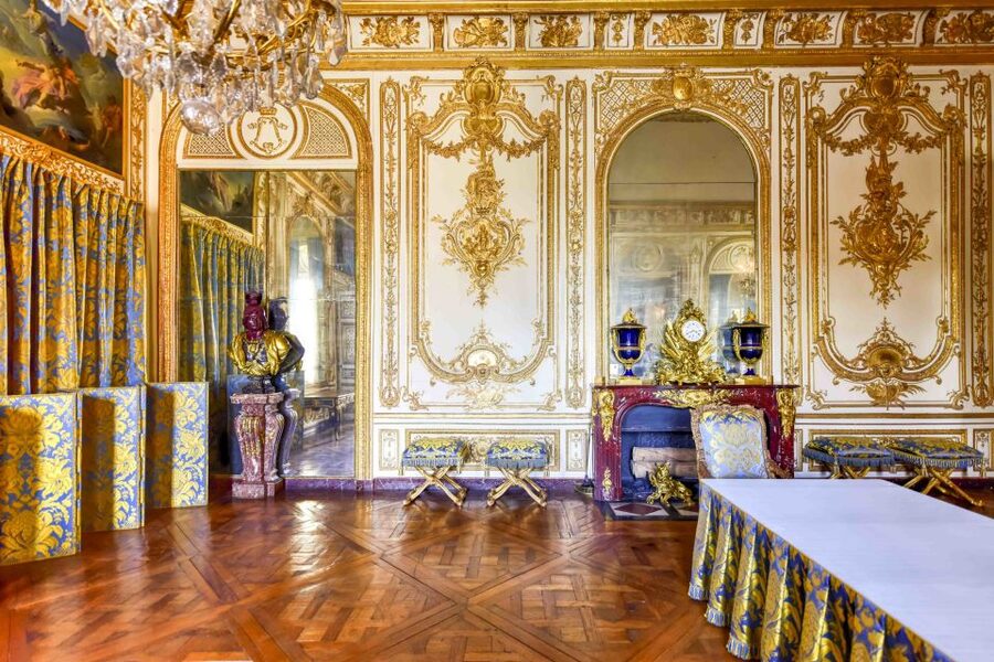 From Paris: Versailles Palace Self Guided & Gardens tickets - Audio Guide Inside the Palace, in the Language You Choose