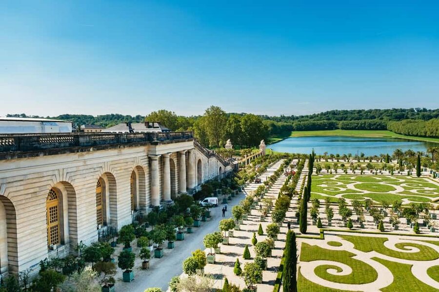 From Paris: Versailles Skip-the-Line Tour & Gardens Access - A Fast Pass Into Versailles, Starting in Central Paris