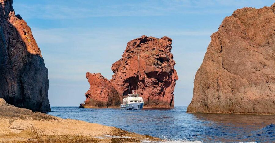 From Porto: Scandola & Girolata Tour by Boat - Girolata village: the short stop that matters