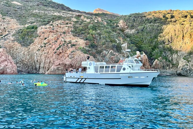 From Sagone/Cargèse: Scandola Calanques Piana Girolata Snorkeling - Girolata: a short break in a village you reach by boat or hiking trail