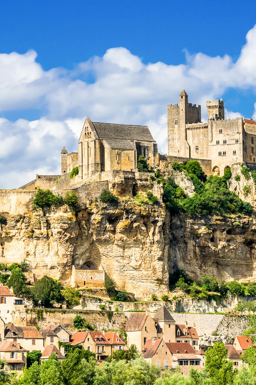 From Sarlat: Beynac & Domme Tour & Dordogne Boat Ride - Beynac Village and Castle Walk: Seeing a Fortress Built Into the Cliff