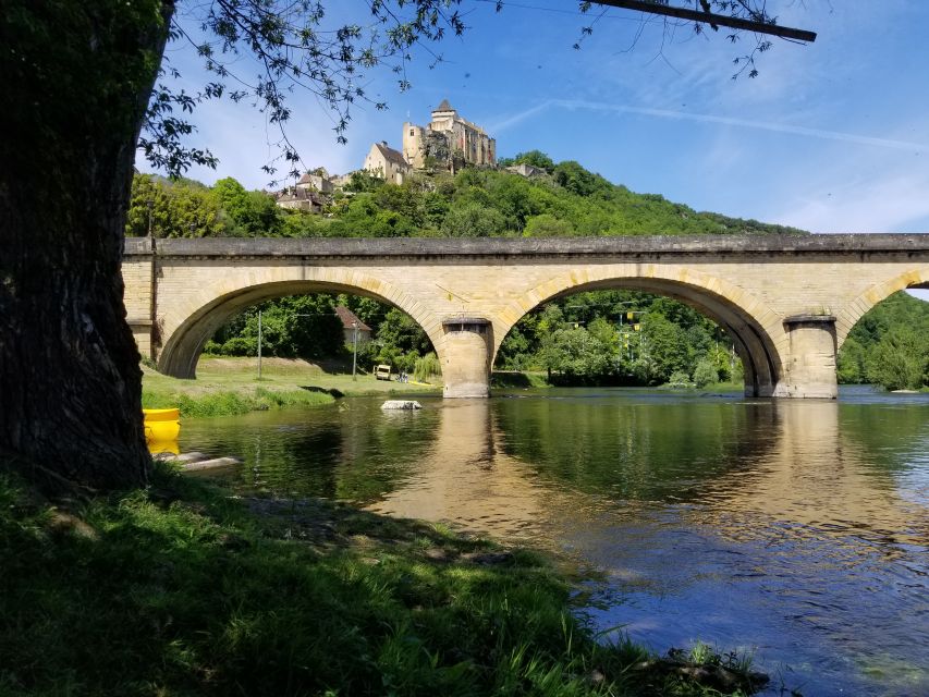 From Vitrac: Dordogne River Canoe Rental - La Roque-Gageac and La Malartrie: the cliffside stop with the longest break
