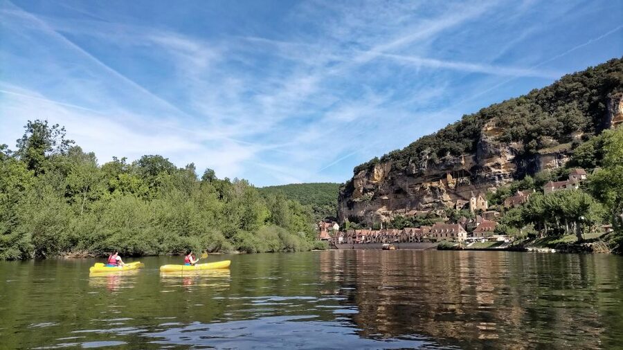 From Vitrac: Dordogne River Canoe Rental - What to bring (and what not to wear) for a smooth paddle