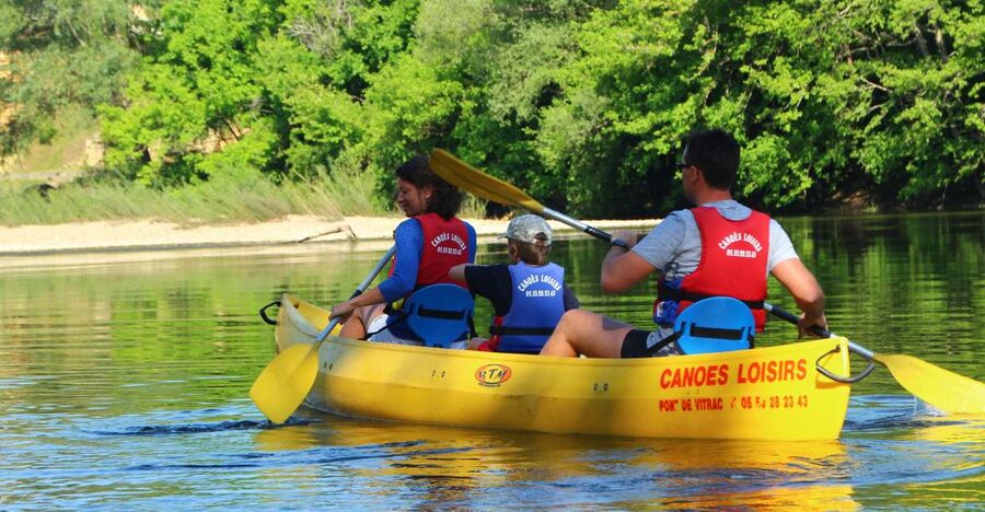 From Vitrac: Dordogne River Canoe Rental - Who should book this canoe trip, and who should skip it