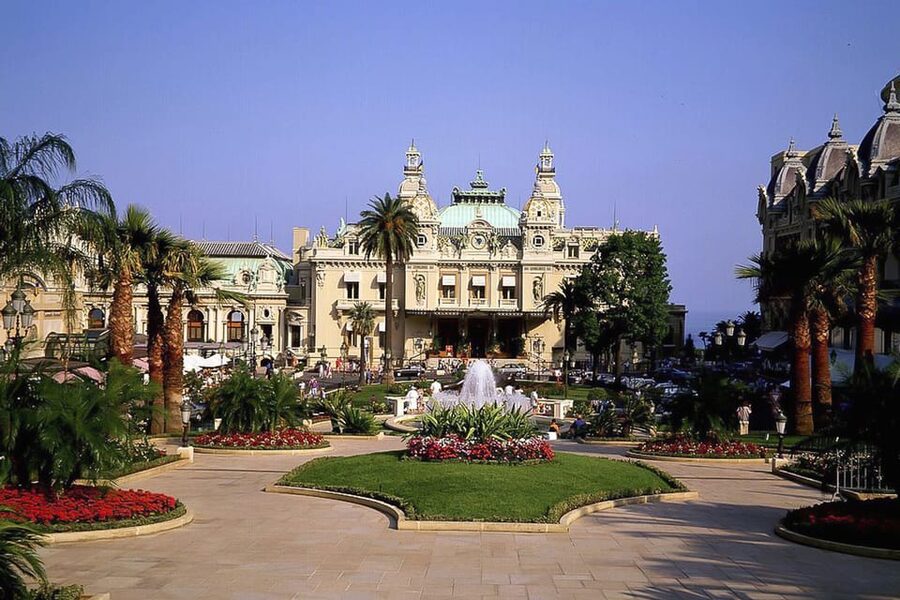 Full-Day Small Group Tour to Monaco and Eze - Monte Carlo finale: F1 track ride and Casino de Monte-Carlo