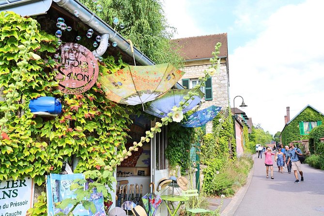Giverny and Monet's Garden Half-Day Trip from Paris - Fondation Claude Monet: skip-the-line entry and what to prioritize