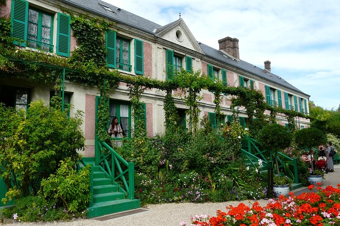 Giverny and Versailles Small Group Day Trip from Paris with Lunch - Price and value: is $392.47 worth it?