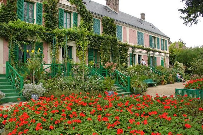 Giverny Half Day Guided Trip with Monet's House & Gardens from Paris by minivan - The smooth start: Paris pickup near the Louvre, then out to the Seine valley