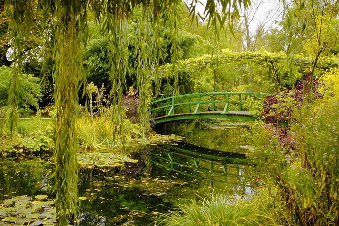 Giverny Half Day Guided Trip with Monet's House & Gardens from Paris by minivan - Crowds, lines, and why departure time is not a small choice