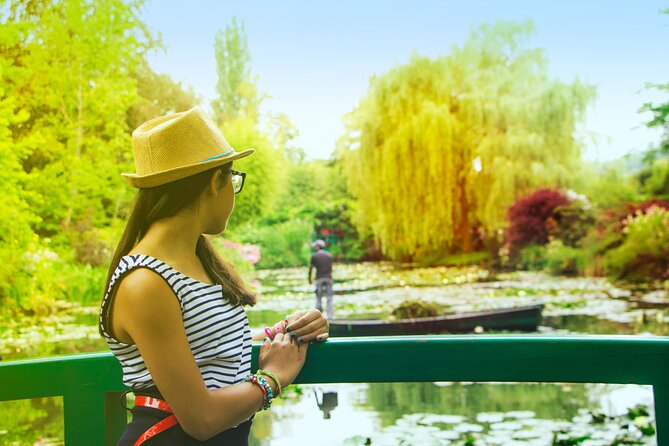 Giverny Monet's Home & Versailles Palace Day Trip from Paris - Morning coach to Versailles: the real starting point is logistics