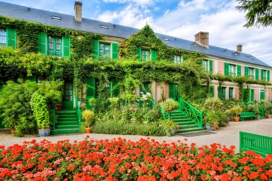 Giverny: Monet's House and Gardens Guided Tour - Meeting at Les Nymphéas: Fast Start, Fewer Headaches