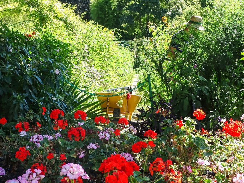 Giverny: Monet's House and Gardens Guided Tour - Clos Normand: The Flower Borders That Teach You to See