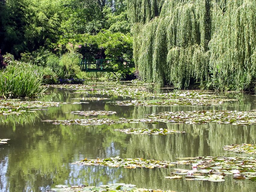 Giverny: Monet's House and Gardens Guided Tour - Group Size and Interaction: The Value of Staying Under 10