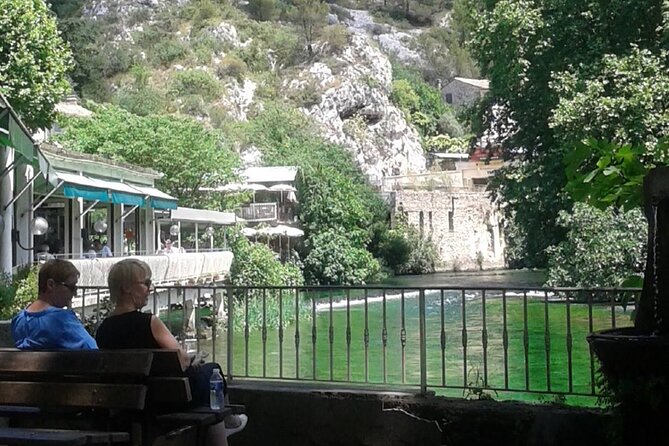 Gordes, Roussillon(+ Ochre Trail) & Fontaine de Vaucluse - Sénanque Abbey: A Short Pause That Adds Meaning
