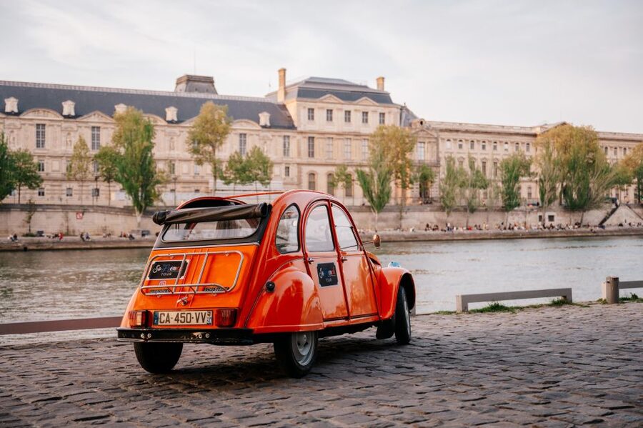Guided Tour of Paris in Classic Convertible - Sacré-Cœur to Montmartre streets: views without the long climb
