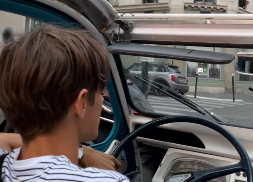 Guided Tour of Paris in Classic Convertible - Seine banks, bridges, and that romantic Lover’s Bridge pass
