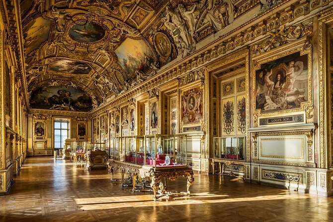 Guided tour of the Louvre Museum with tickets included - Galerie Apollon and the Grande Galerie: when the building becomes part of the show