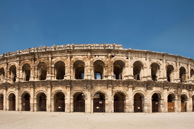 Half Day Pont-du-Gard, Uzès, Nîmes Tour from Avignon - Uzes on foot: a charming pause between Roman hits