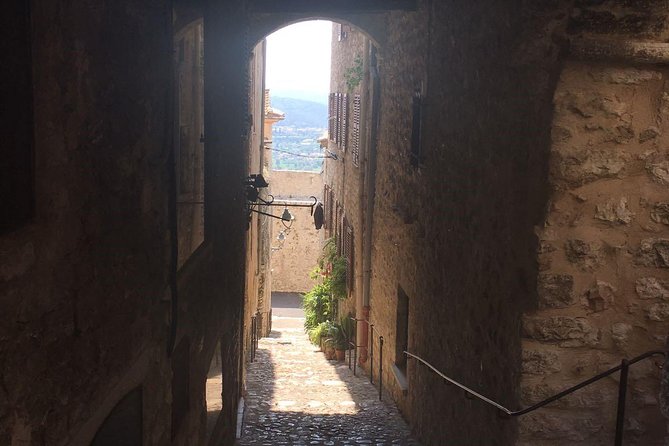 Half-Day Wine Tasting and Saint Paul de Vence Tour from Nice - Pickup, pacing, and how to protect your comfort