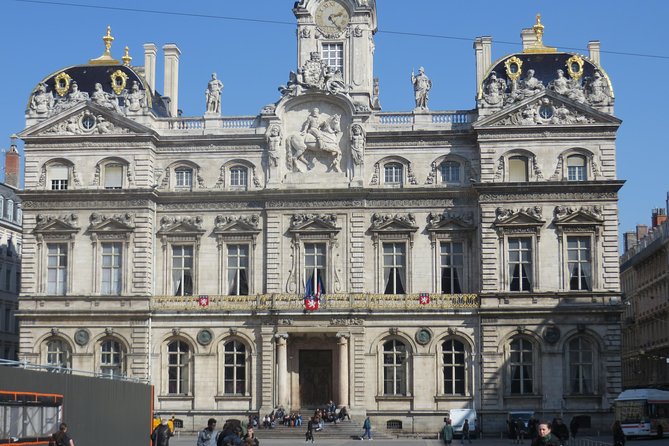 Highlights and Hidden Gems of Lyon Guided Walking Tour (English) - Meeting at the Museum of Fine Arts, then straight into old Lyon