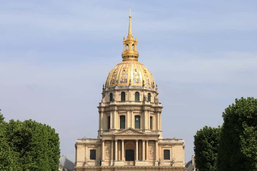 Highlights of Paris Bike Tour in English or Dutch - What the guide experience feels like in the real world