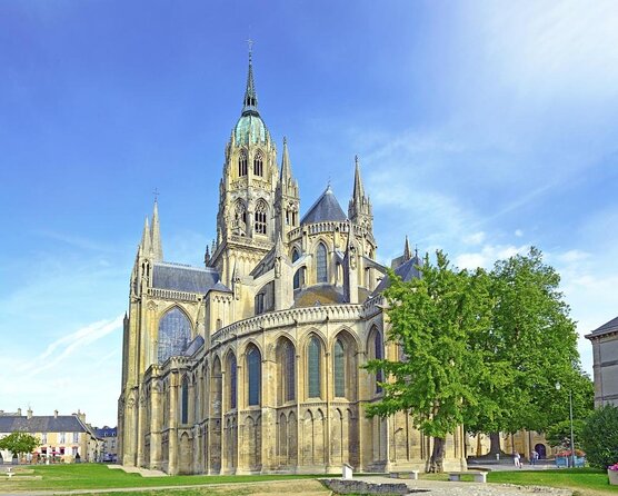 Historic Bayeux Daily Group City Tour In English 2 hrs (Apr-Sept) - Key takeaways before you go