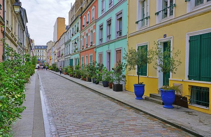 Historical Paris Walking Tour to Vibrant Food Market - Key things that make this tour work