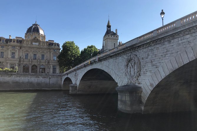 Historical Paris Walking Tour to Vibrant Food Market - Quais de la Seine from Pont au Change: your first “Paris lesson”