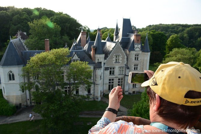 Hot Air Balloon Flight over the castle of Chenonceau / France - Safety, Comfort, and the Pilot-Crew Dynamic (With Names You Might Hear)