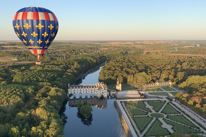 Hot Air Balloon Flight over the castle of Chenonceau / France - Morning vs Evening Flights: Choosing the Right Time Window