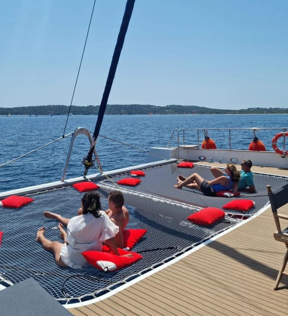 Hyères, Brégançon & Porquerolles : Full-Day cruise with Meal - Getting Onboard Iladora in Hyères, Saint-Pierre Without the Stress